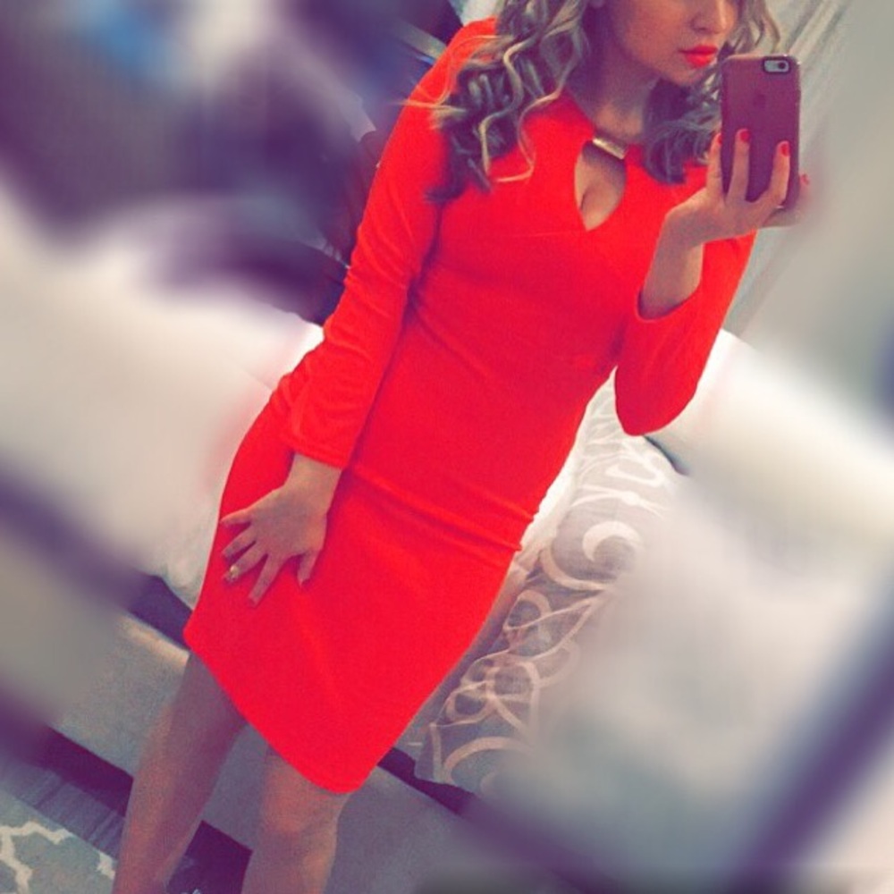 over the knee dress with gold buckle detail (red)